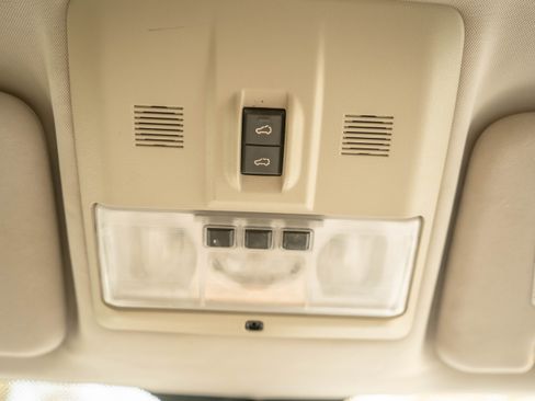 Used 2011 Land Rover LR4 image 21