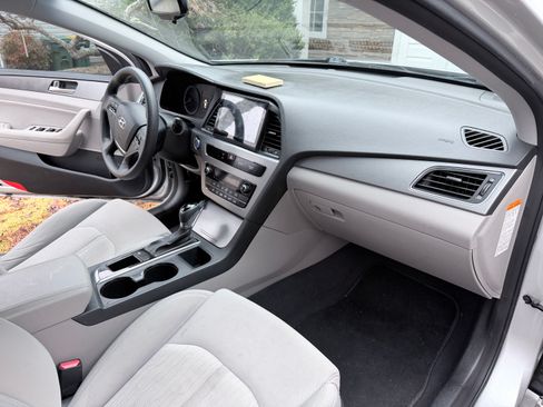 Used 2016 Hyundai Sonata SE image 10