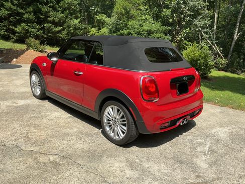 Used 2017 MINI Cooper S FWD image 2