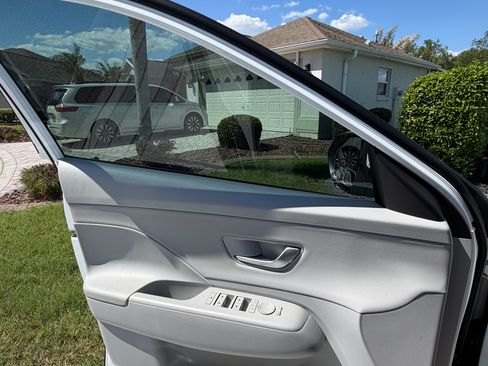 Used 2024 Hyundai Kona Limited FWD image 10