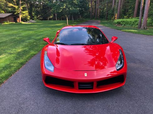 Used 2019 Ferrari 488 Spider image 5