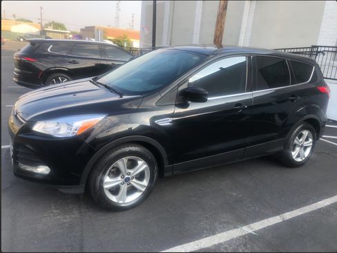 Used 2016 Ford Escape SE image 8