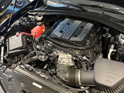 Used 2018 Chevrolet Camaro ZL1 image 12