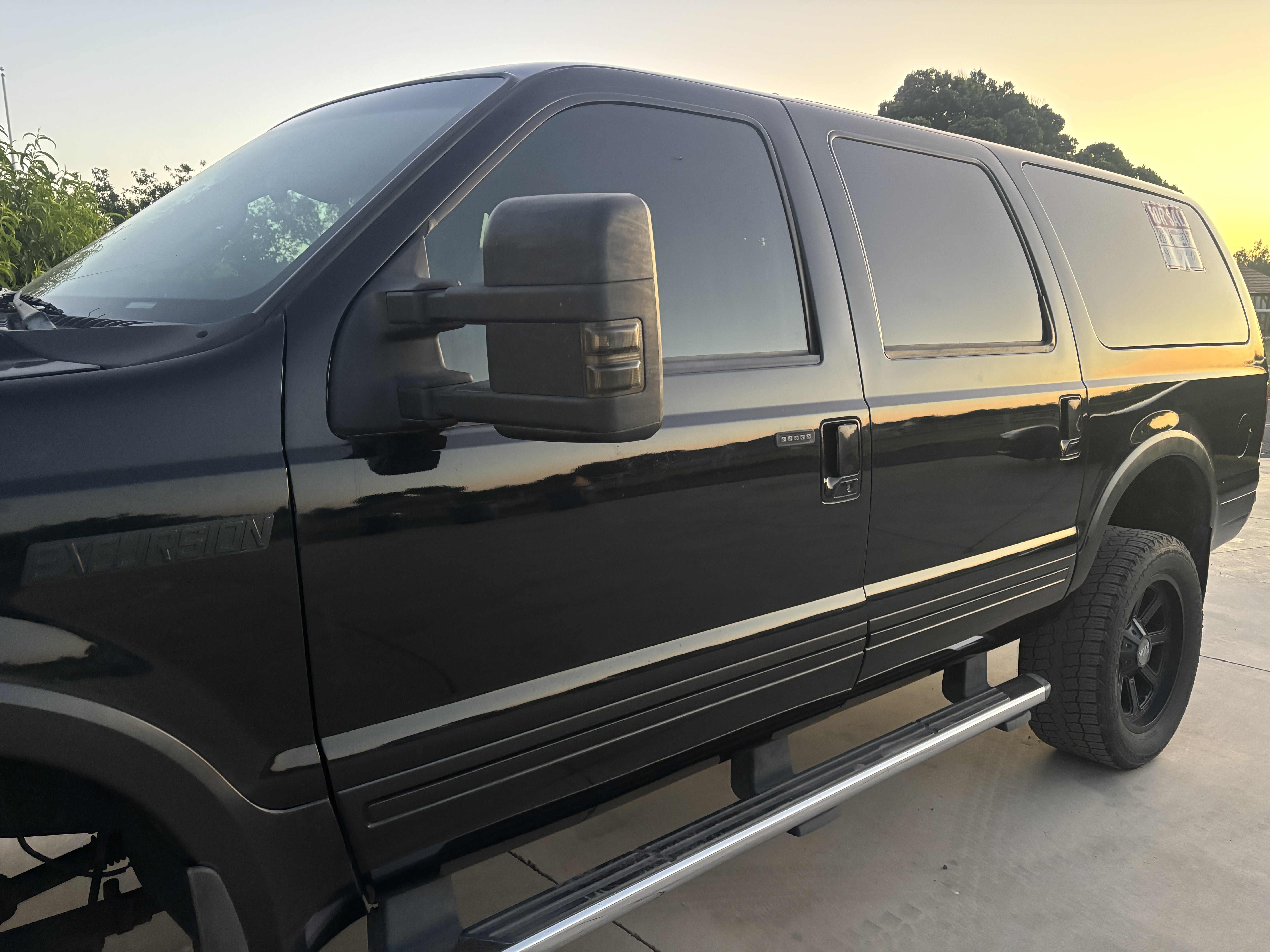 Used 2004 Ford Excursion Limited AWD/4WD image 2