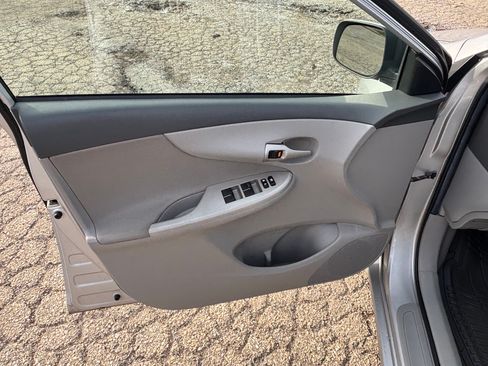 Used 2010 Toyota Corolla LE image 26