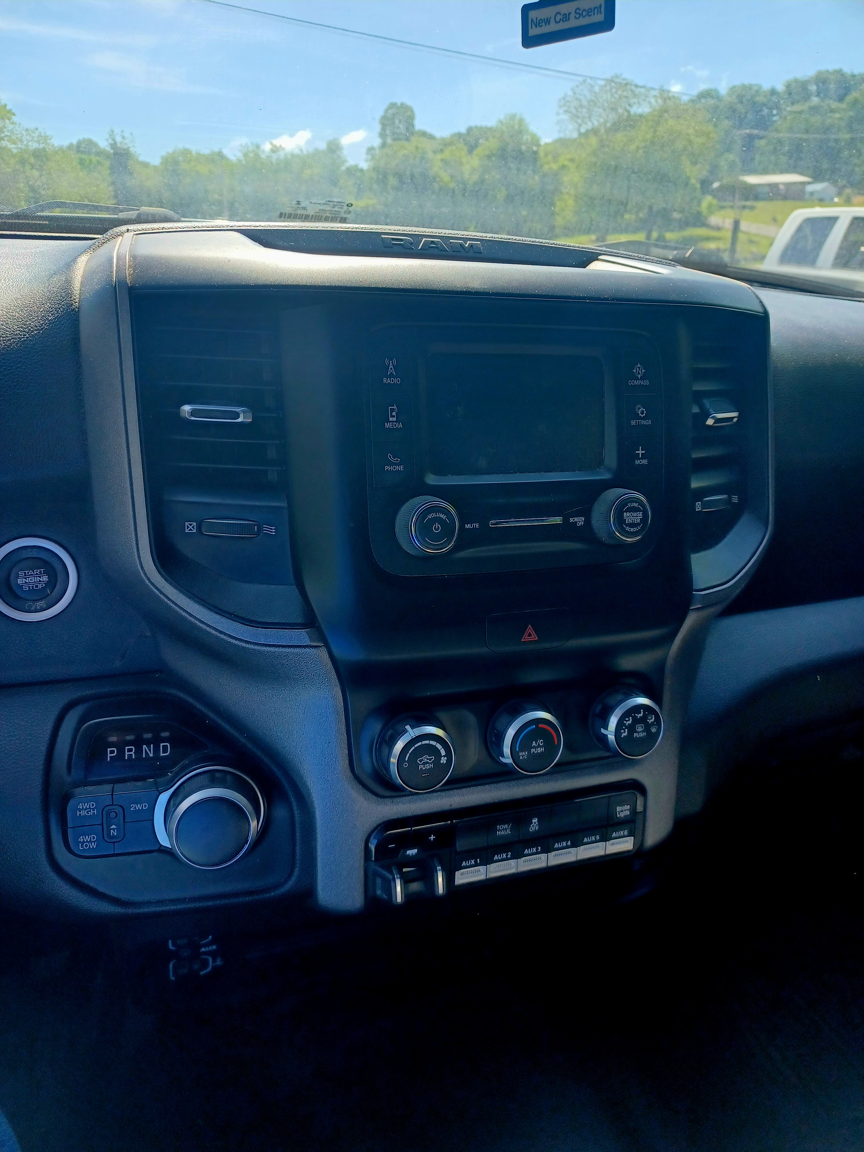 Used 2022 RAM 2500 Tradesman w/ Chrome Appearance Group AWD/4WD image 11