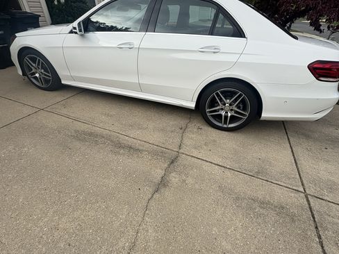 Used 2014 Mercedes-Benz E 350 4MATIC Sedan image 2