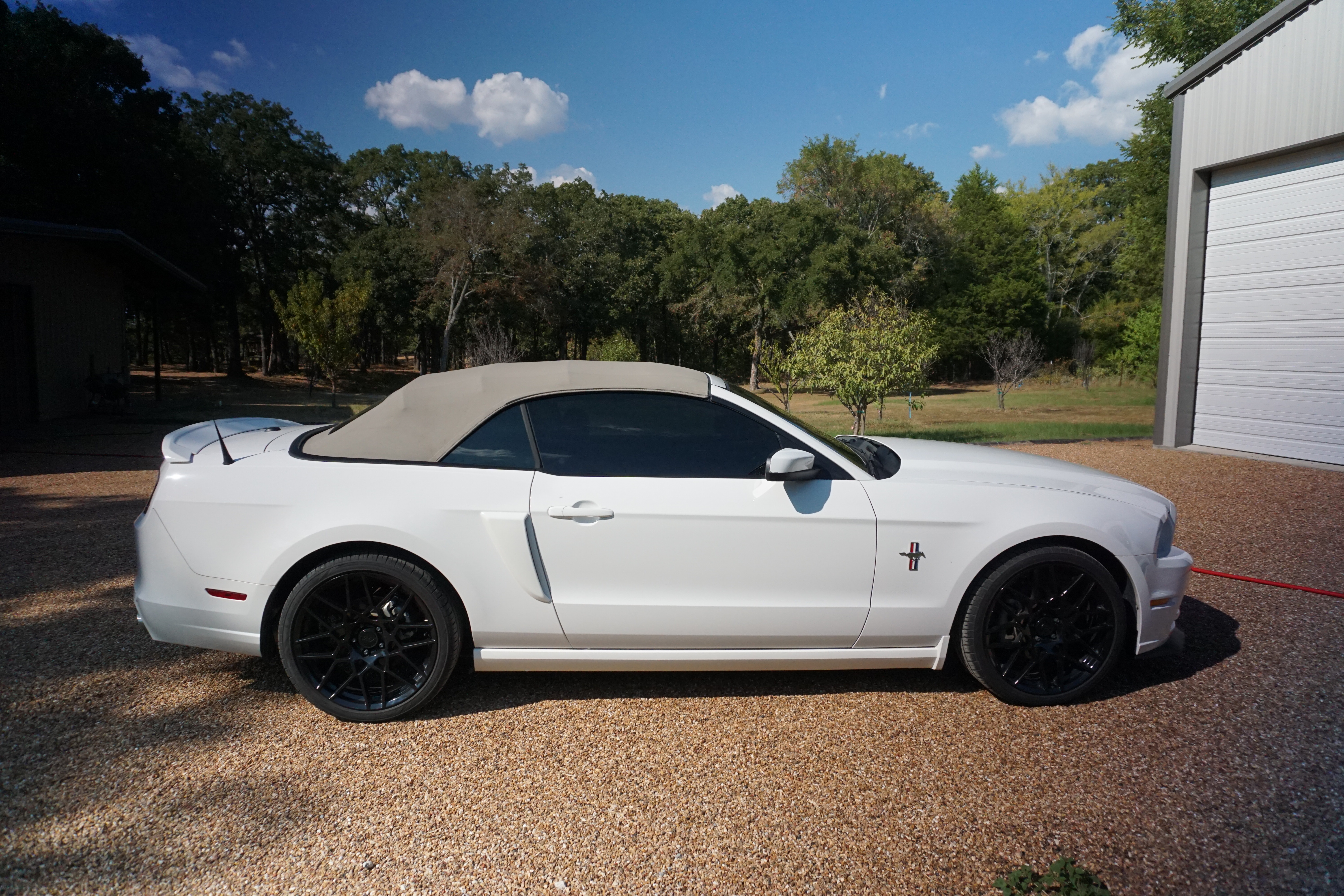 Used 2013 Ford Mustang Premium w/ Electronics Pkg RWD image 8
