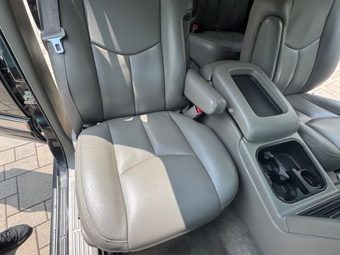 Used 2005 GMC Yukon XL SLT w/ SLT Preferred Equipment Group AWD/4WD image 20