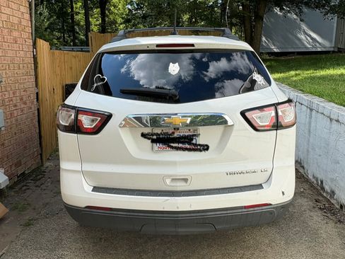 Used 2016 Chevrolet Traverse LS w/ LPO, 'HIT The Road' Package FWD image 2