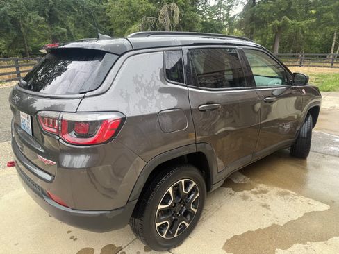 Used 2020 Jeep Compass Trailhawk AWD/4WD image 2