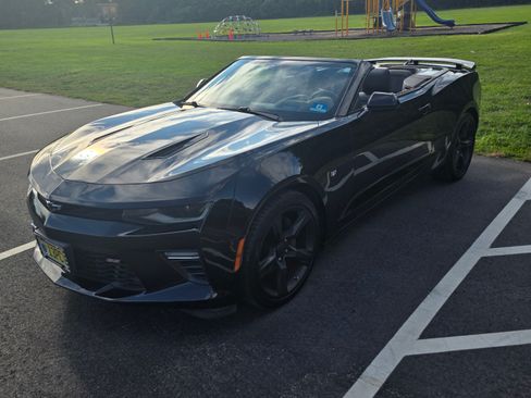 Used 2016 Chevrolet Camaro SS RWD image 15