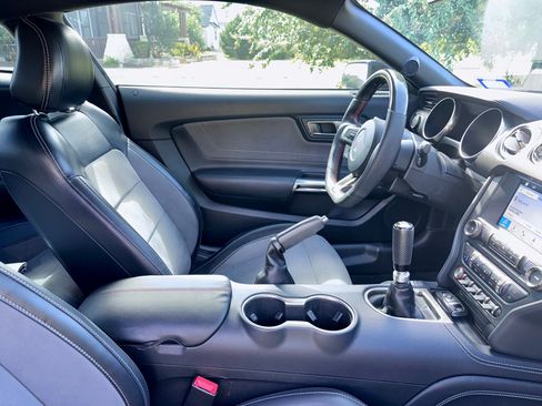 Used 2019 Ford Mustang Shelby GT350 w/ Technology Package RWD image 11
