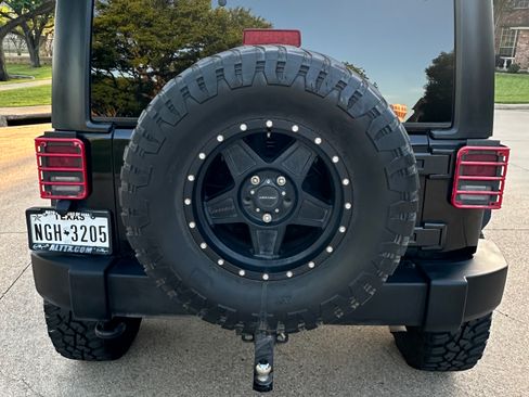 Used 2014 Jeep Wrangler Unlimited Sport w/ Quick Order Package 24S AWD/4WD image 4