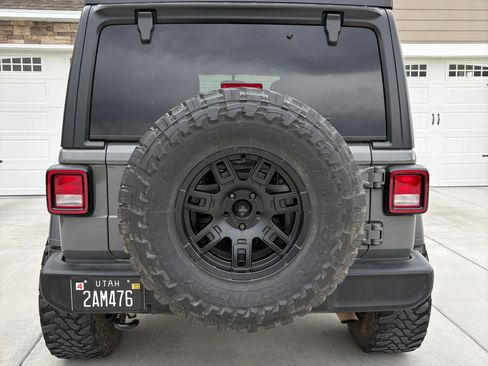 Used 2019 Jeep Wrangler Unlimited Sport image 8