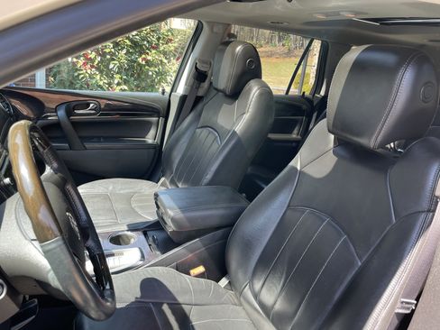 Used 2015 Buick Enclave Leather image 12