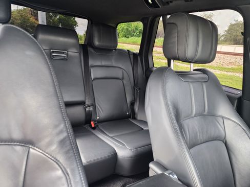 Used 2019 Land Rover Range Rover image 17