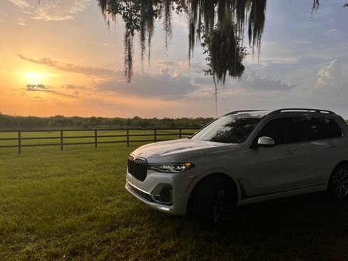 Used 2019 BMW X7 xDrive40i w/ Premium Package AWD/4WD image 1