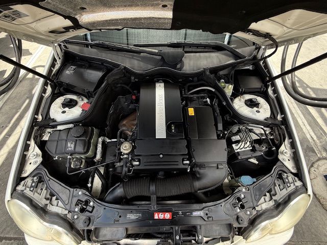 Used 2005 Mercedes-Benz C 230 Sedan image 10