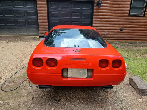 Used 1996 Chevrolet Corvette Coupe image 4
