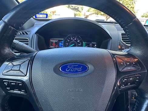 Used 2016 Ford Explorer XLT w/ Equipment Group 202A FWD image 12