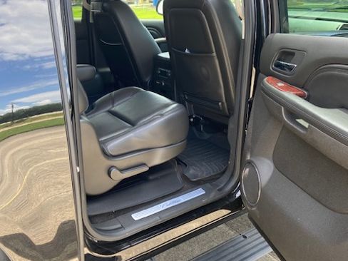 Used 2013 Cadillac Escalade ESV Premium RWD image 12