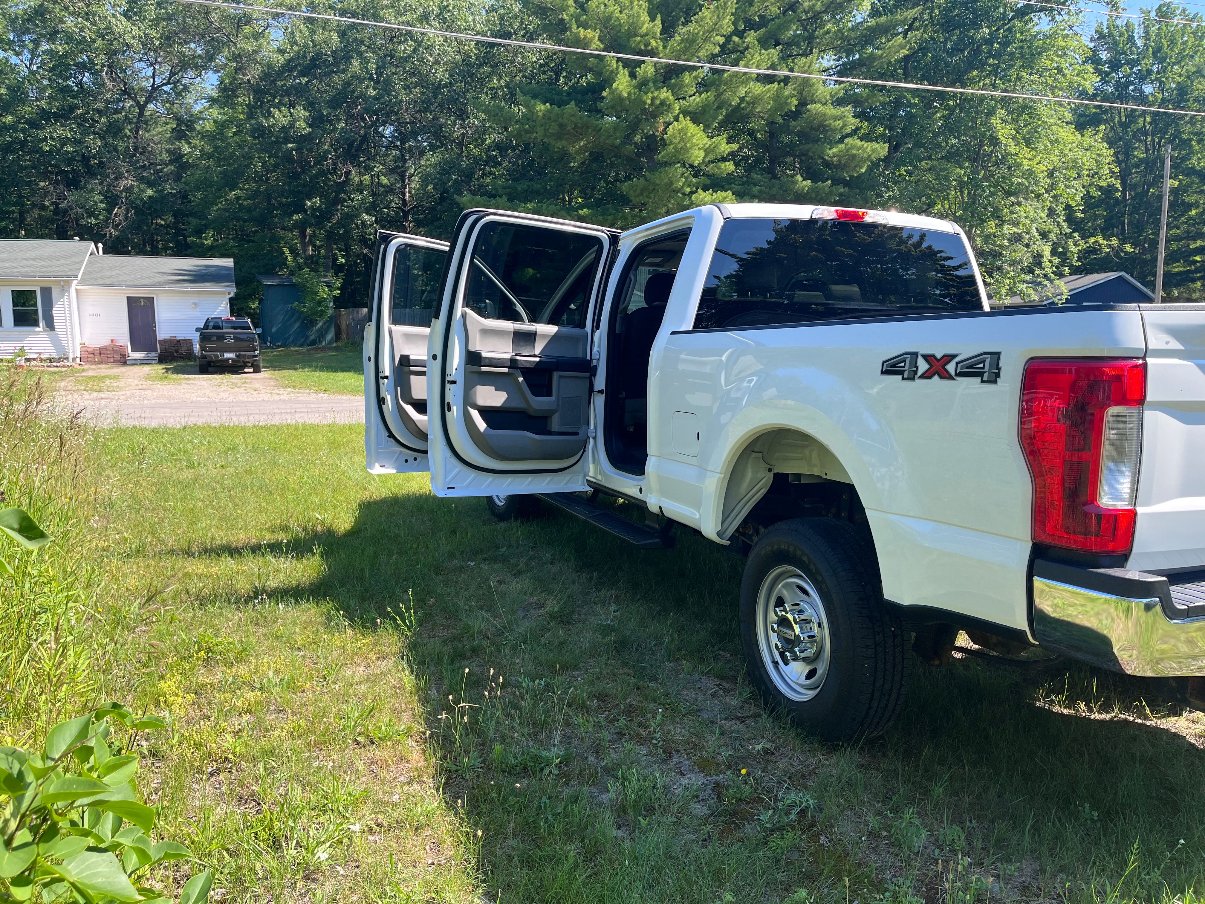 Used 2019 Ford F250 XL w/ Power Equipment Group AWD/4WD image 4