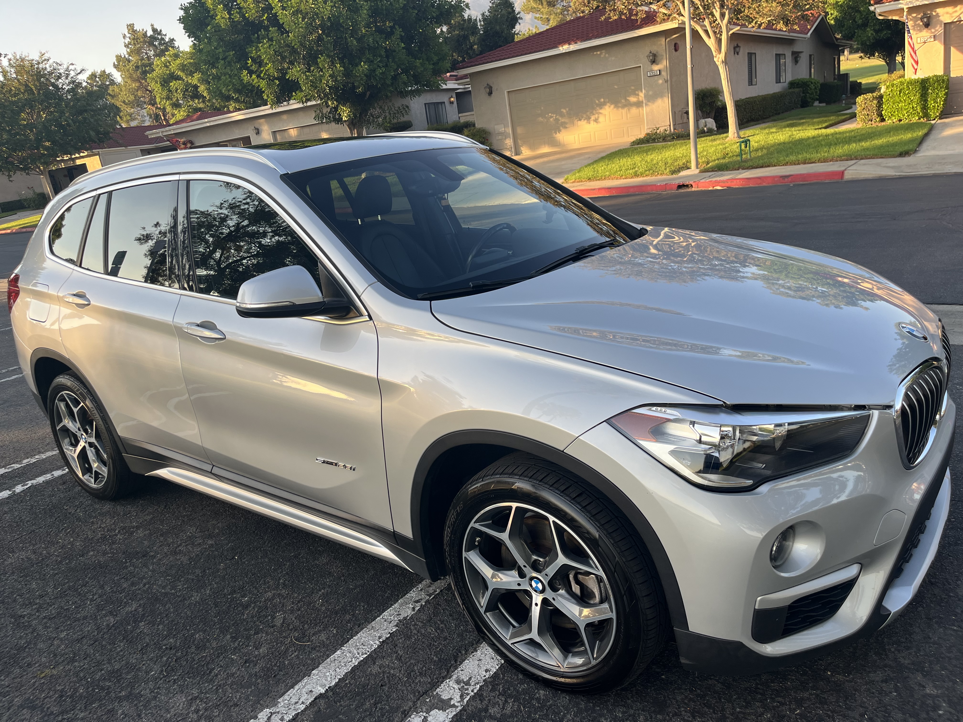 Used 2018 BMW X1 sDrive28i FWD image 1