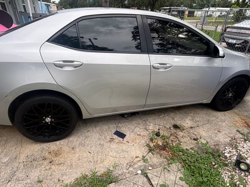 Used 2017 Toyota Corolla LE image 12