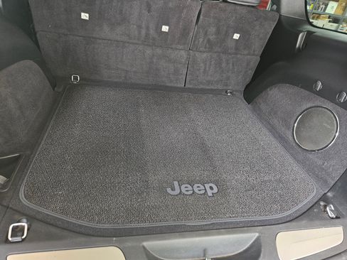 Used 2017 Jeep Grand Cherokee Summit image 24