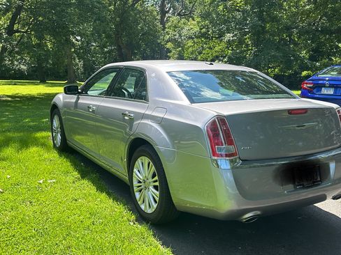 Used 2013 Chrysler 300 C AWD/4WD image 5