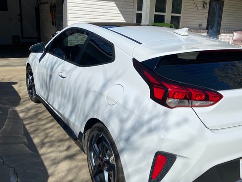 Used 2019 Hyundai Veloster Turbo image 6