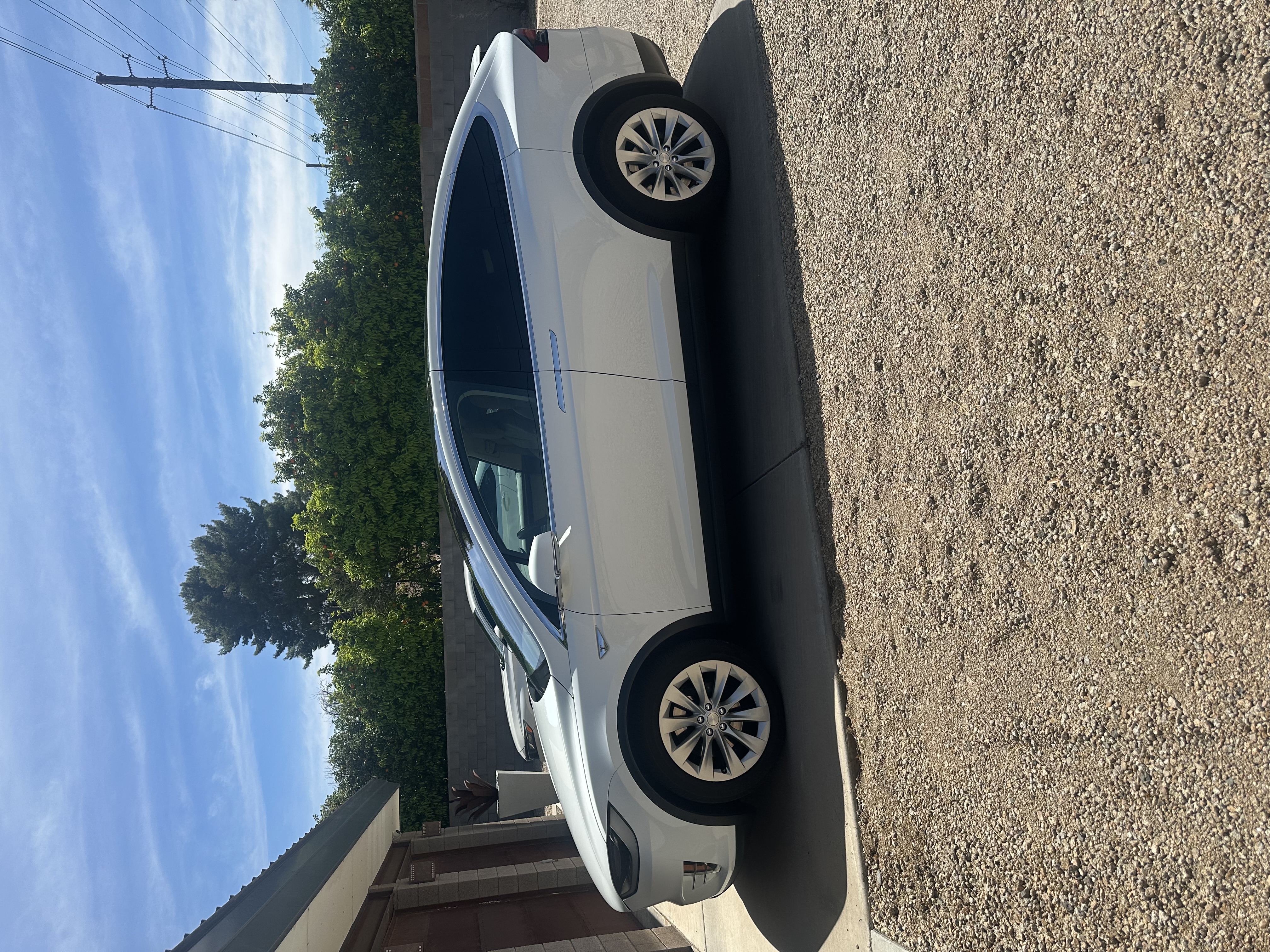 Used 2016 Tesla Model X 75D AWD/4WD image 2