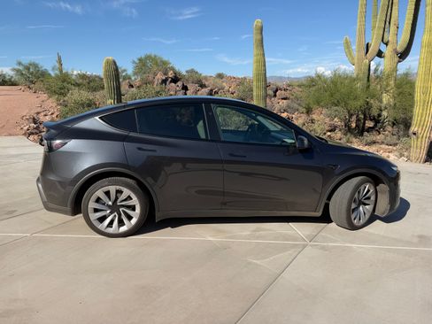 Used 2026 Tesla Model Y AWD image 2