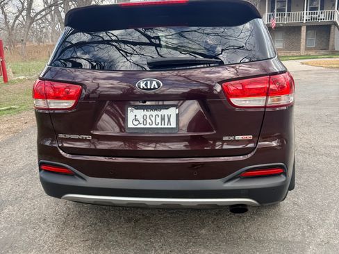 Used 2016 Kia Sorento EX image 6