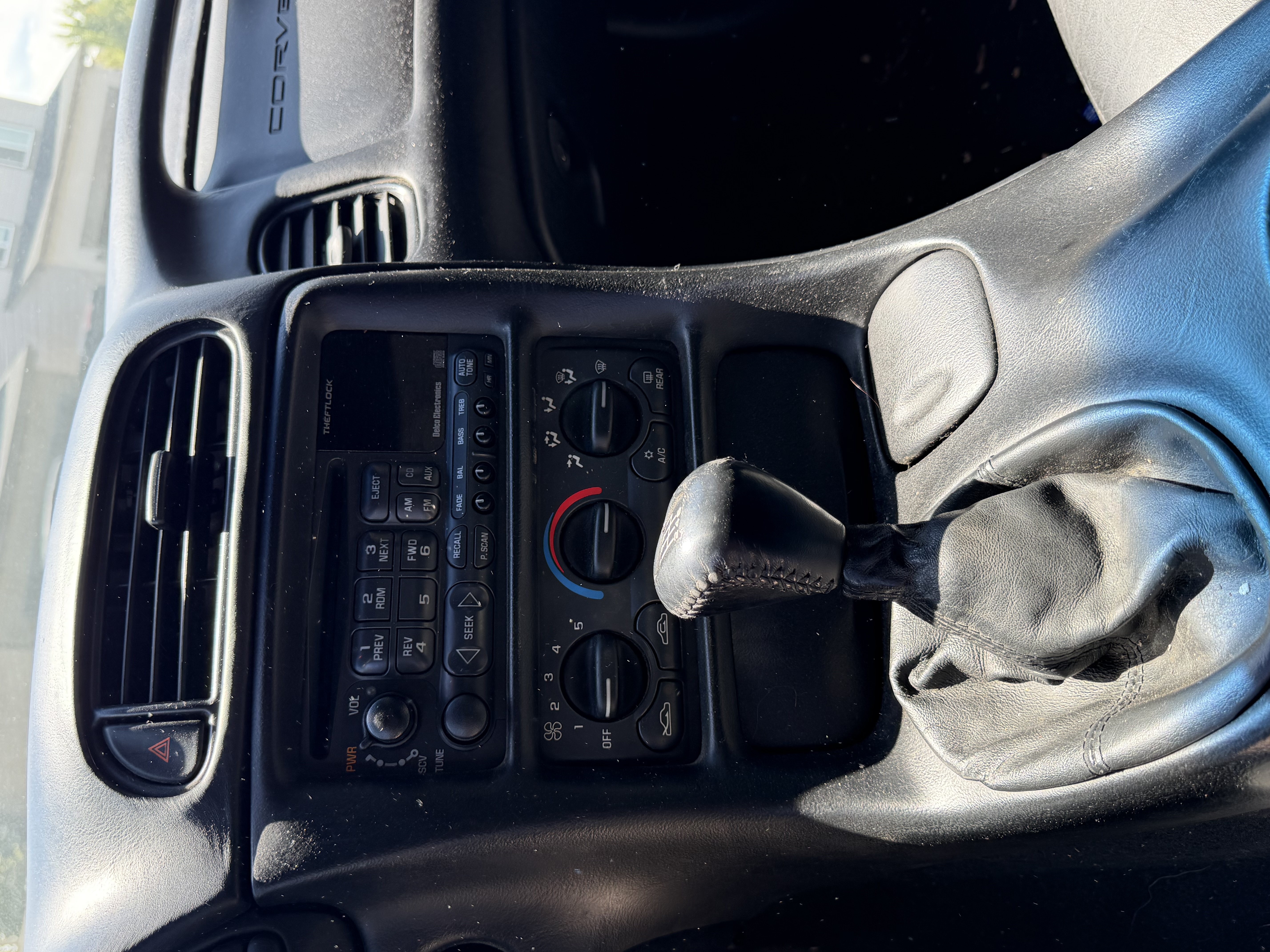 Used 2000 Chevrolet Corvette Coupe RWD image 18
