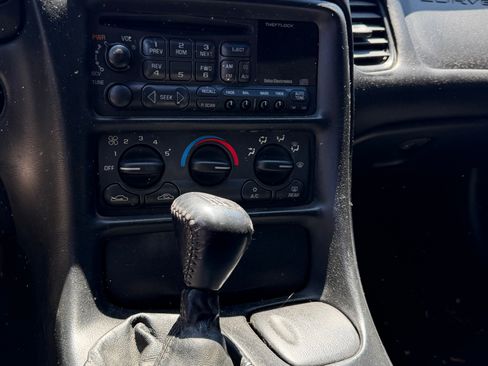 Used 2000 Chevrolet Corvette Coupe RWD image 18