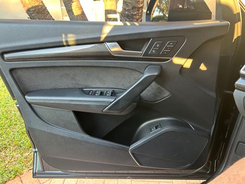 Used 2020 Audi SQ5 Premium Plus w/ Premium Plus Package image 31