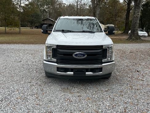Used 2017 Ford F350 XL w/ Power Equipment Group image 4