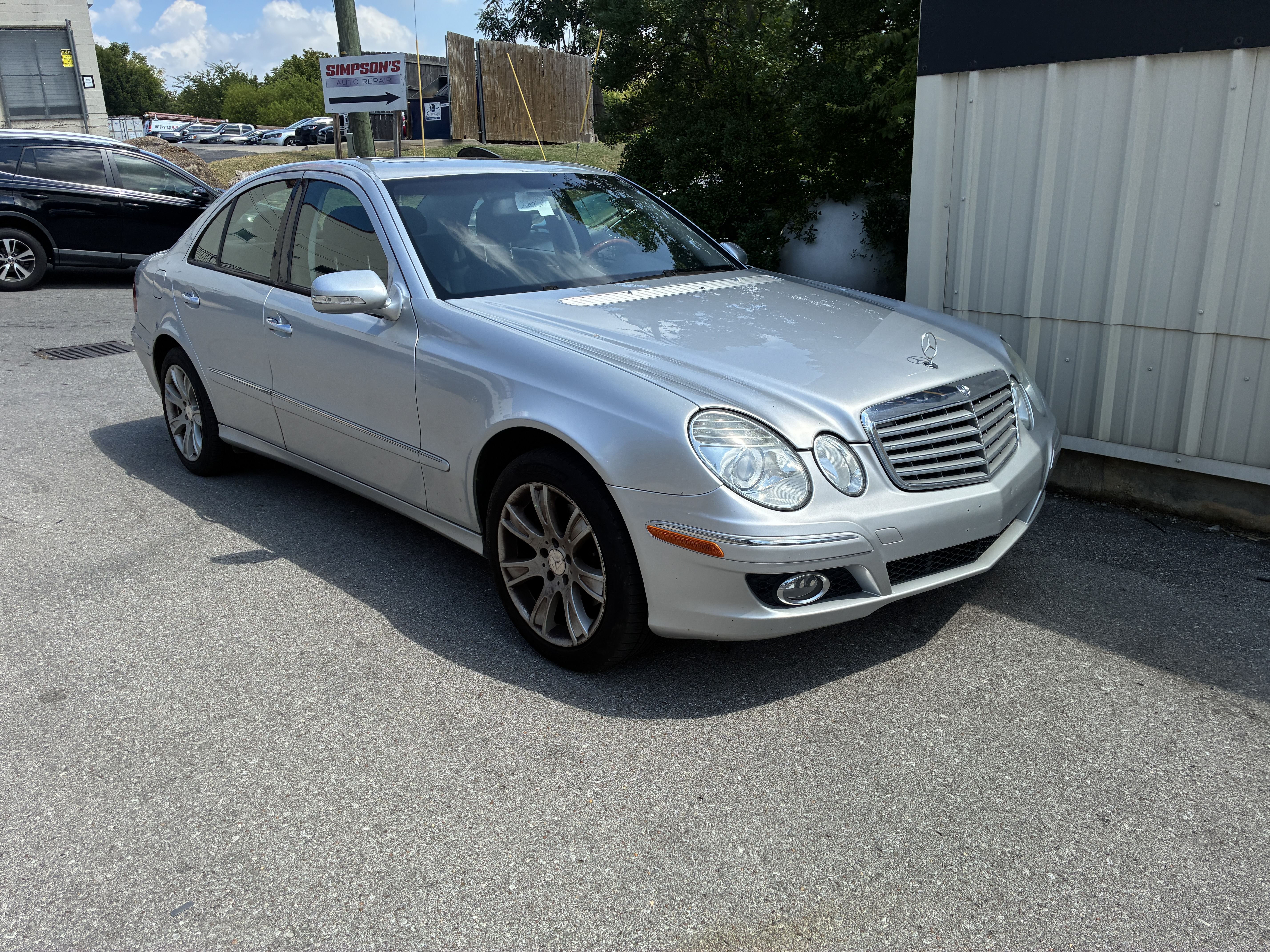Used 2009 Mercedes-Benz E 350 4MATIC Sedan image 1