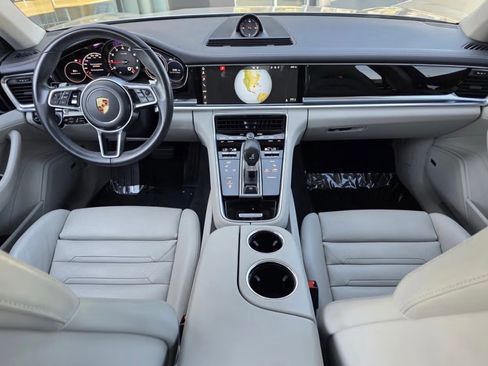 Used 2018 Porsche Panamera 4 w/ Premium Package image 4