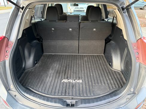 Used 2014 Toyota RAV4 LE image 9