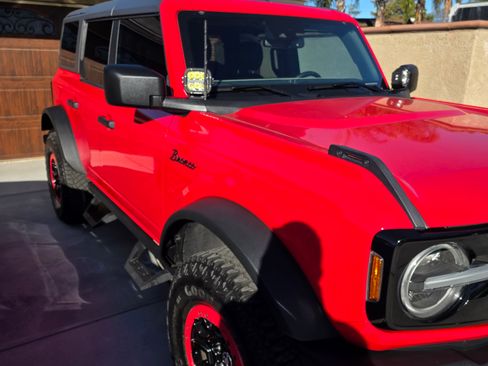 Used 2022 Ford Bronco Wildtrak image 5