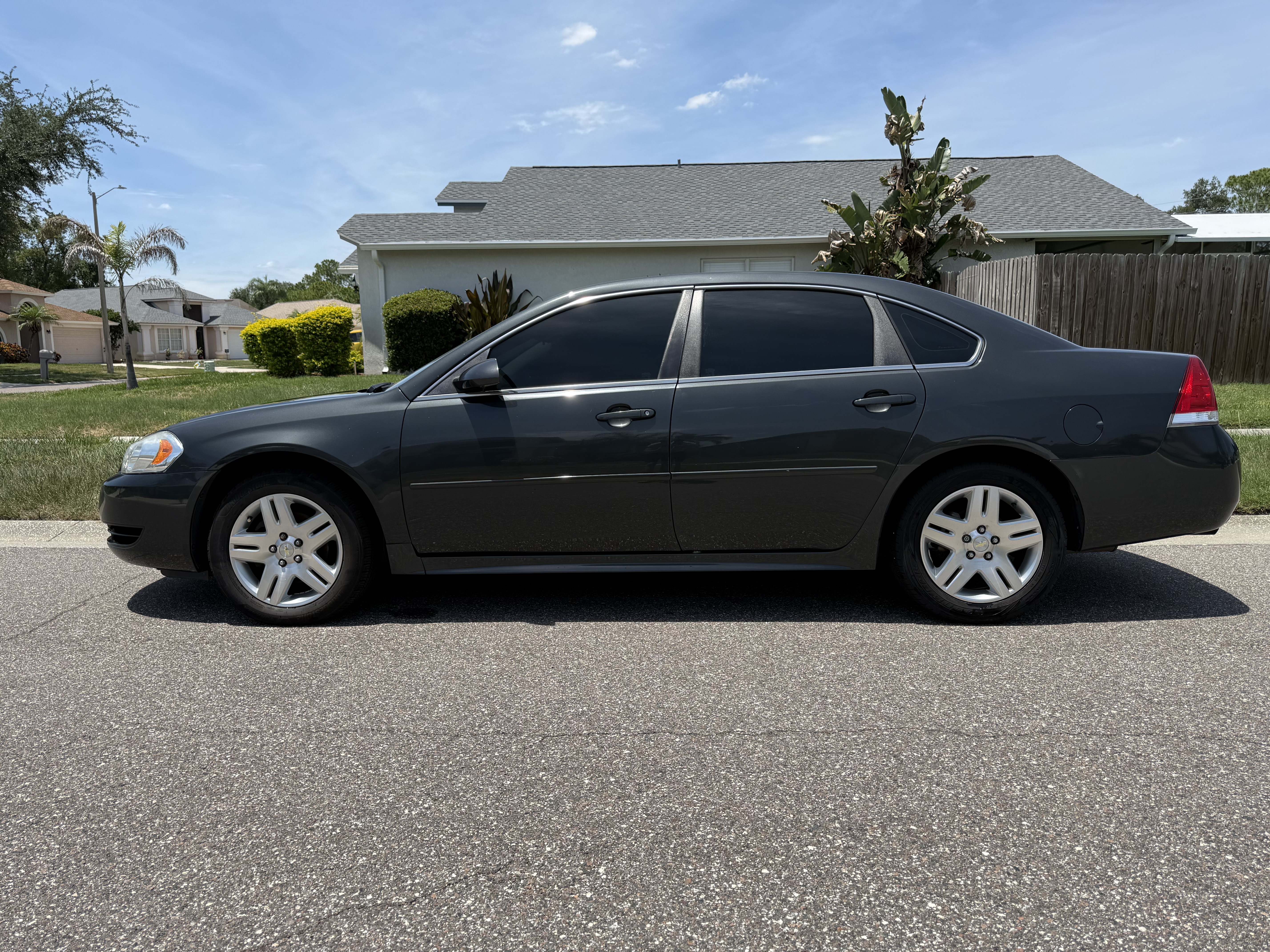 Used 2015 Chevrolet Impala LT w/ LT Sunroof Package FWD image 2