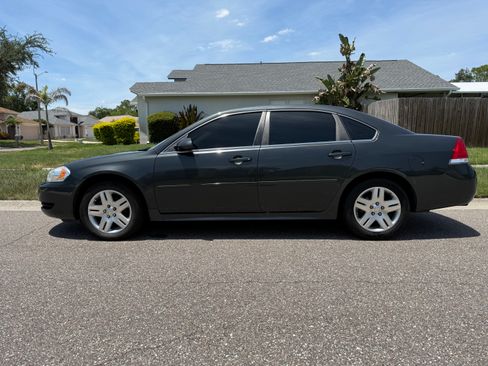 Used 2015 Chevrolet Impala LT w/ LT Sunroof Package FWD image 2