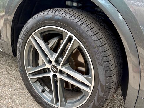 Used 2022 Audi Q5 e Premium Plus w/ Premium Plus Package image 32