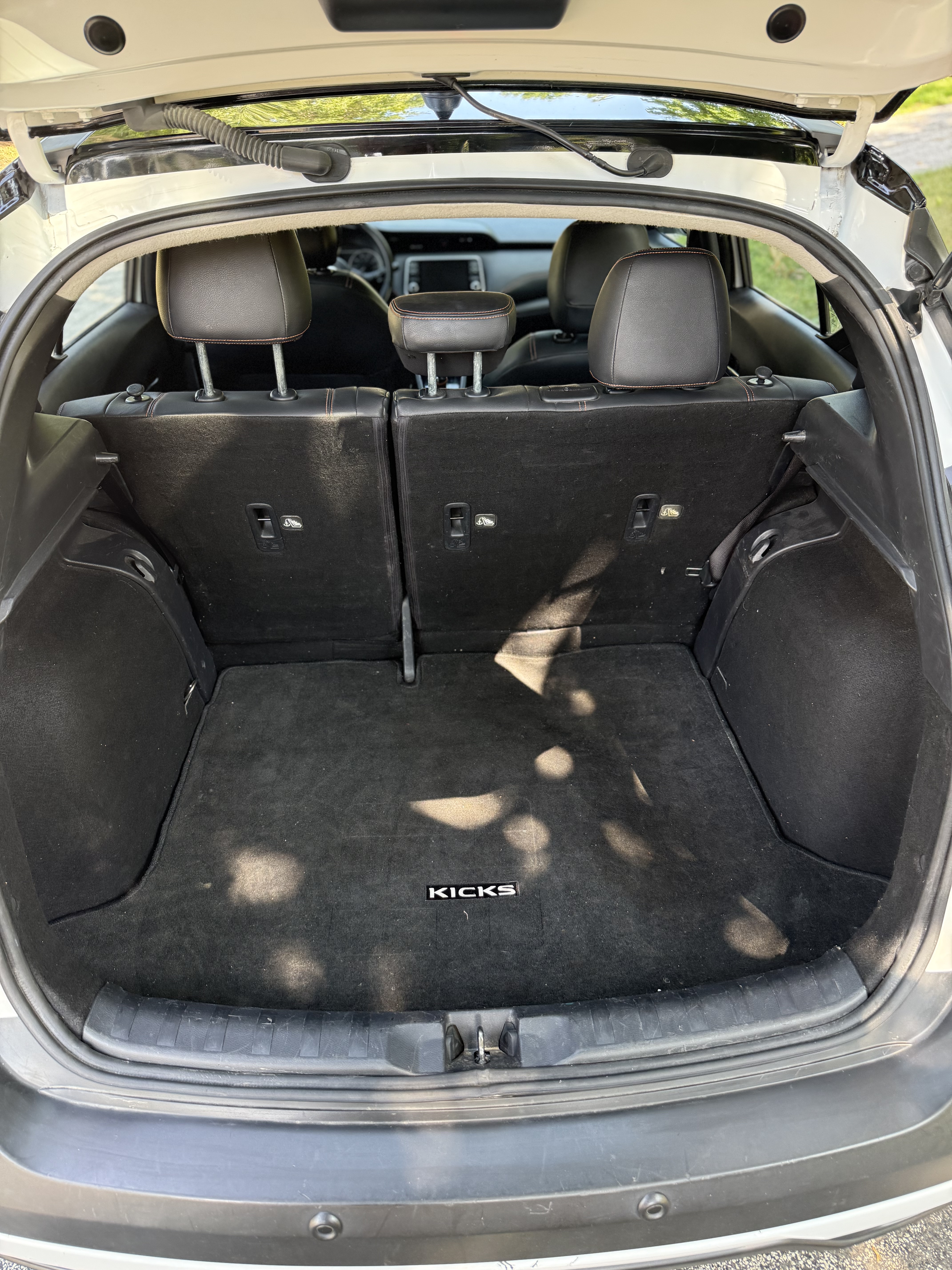 Used 2020 Nissan Kicks SR w/ SR Premium Package FWD image 11