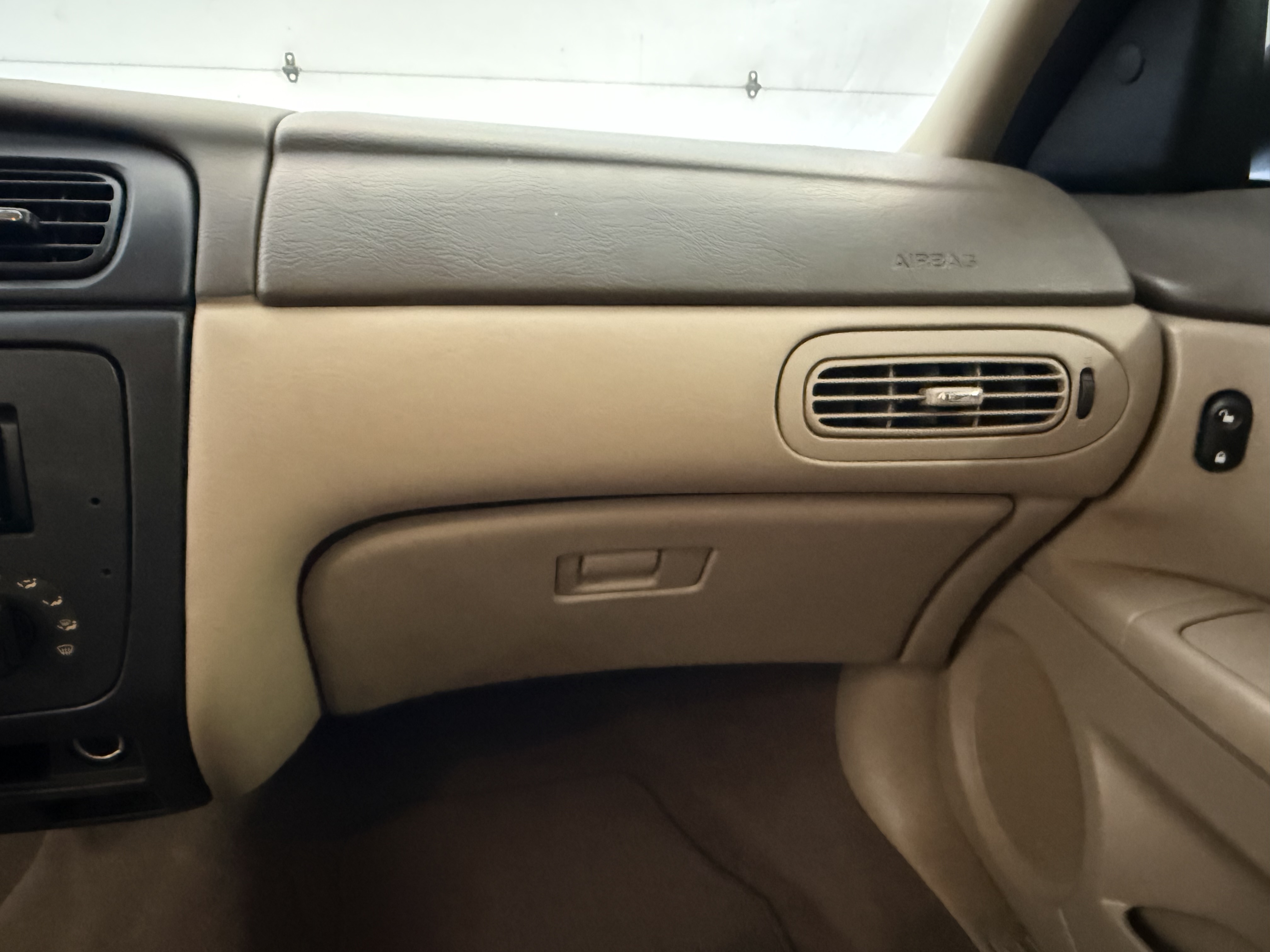 Used 2001 Ford Taurus LX FWD image 13