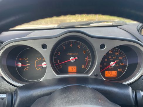 Used 2006 Nissan 350Z Enthusiast w/ (S02) Side Air Bags Pkg image 25