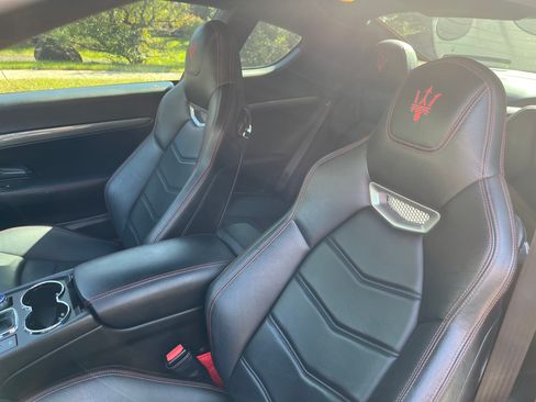 Used 2015 Maserati GranTurismo MC image 10